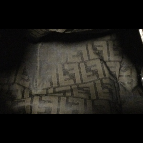 Vintage Fendi duffle bag - Picture 4 of 5